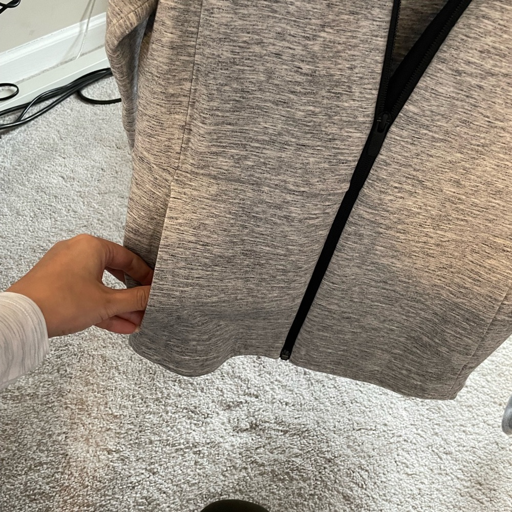 Lululemon Structured Versatile Zip Up, Grey Size 6 - image 5